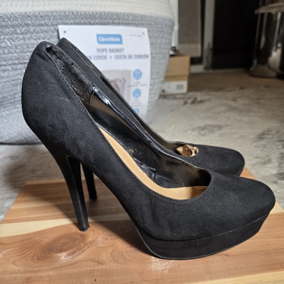 Lauren Conrad Faux Suede Vintage Platforms - Picture 2 of 5